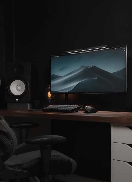 dark desk setup img opt | 3 Minimalist Desk Setups