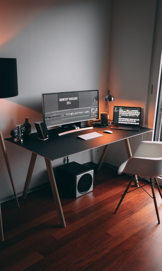 elegant desk setup img opt | 3 Minimalist Desk Setups